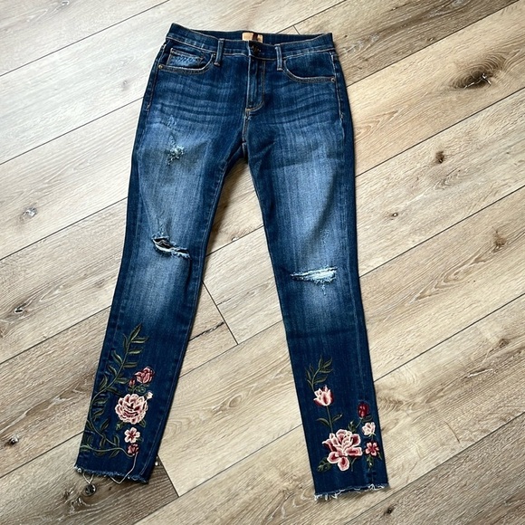 DRIFTWOOD Jackie Skinny Jeans Embroidered Floral Pink with Distressed Hems Knees - Picture 1 of 11